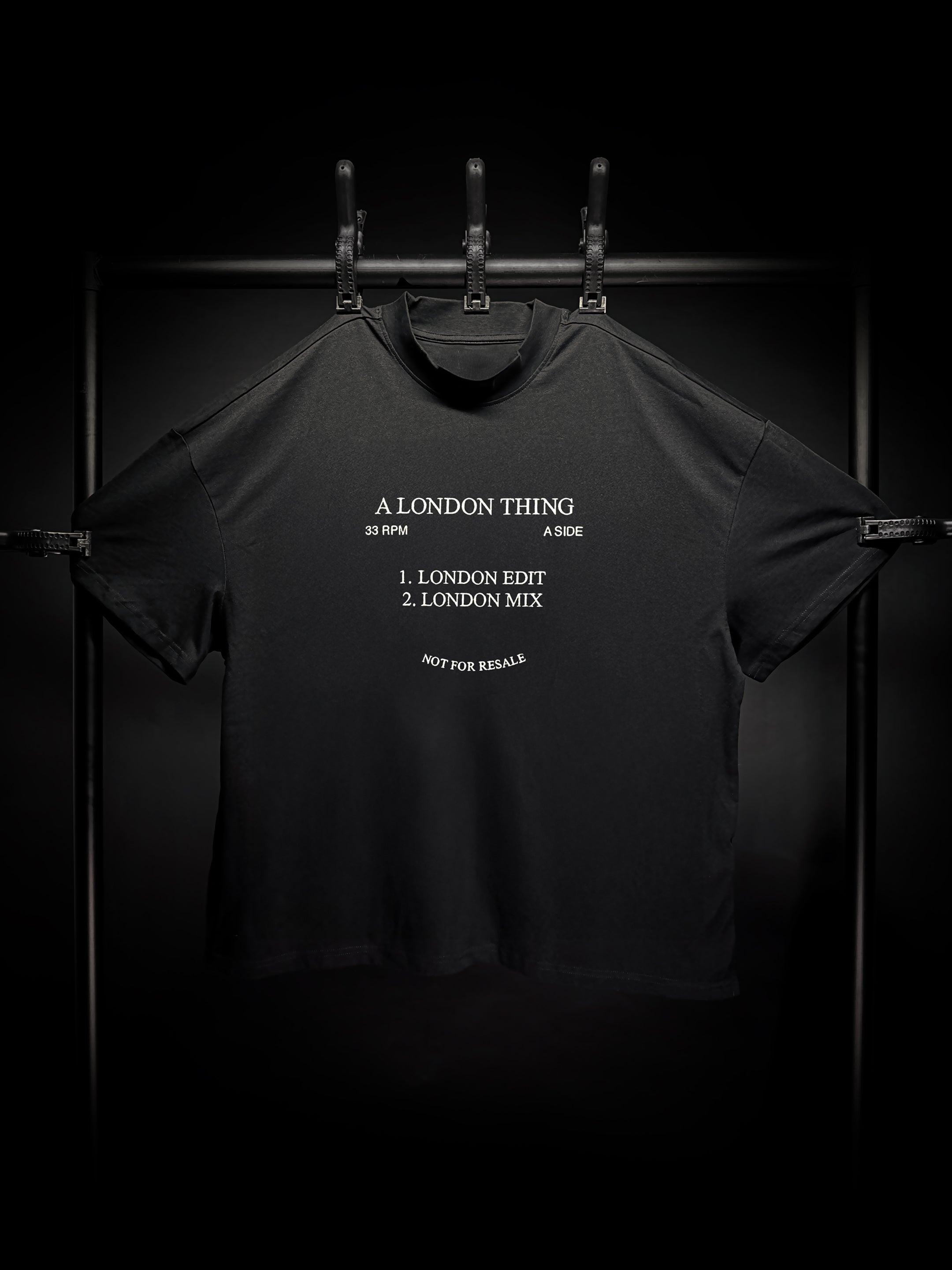 A LONDON THING_T-Shirt